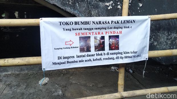 Lapak-lapak sementara pedagang Pasar Minggu yang terdampak kebakaran. (Athika Rahma/detikcom)