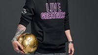 Lionel Messi, pesepak bola terkenal yang dulunya bergabung di grup bernama Barcelona. Kini, Messi telah meninggalkan grup yang membuat heboh para penggemarnya. Foto: Instagram @leomessi
