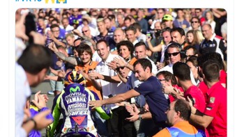 Salut bagi sang master, the Doctor, salut untuk Valentino Rossi. Foto: Twitter