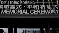 Perlu diketahui jumlah korban bom Hiroshima diperkirakan sebanyak 140.000 dari 350.000 penduduk.Chris McGrath/Getty Images.