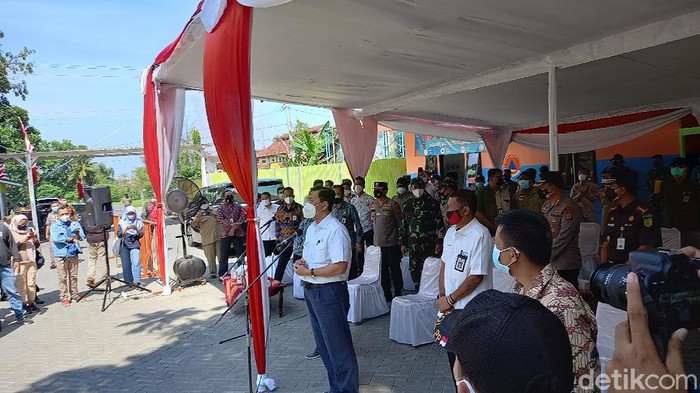 Menko Kemaritiman dan Investasi Luhut Binsar Pandjaitan di Yogyakarta, Jumat (6/8/2021).