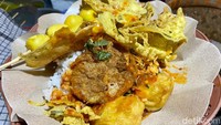 Selain soto dan pecel lele, Lamongan, Jawa Timur juga ada yang dikenal bernama nasi boran. Ternyata kuliner tersebut pertama kali diciptakan pada tahun 1944. Foto: detikcom/Riska Fitria