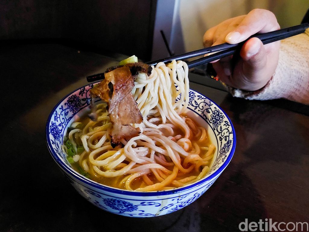Pò Noodle Bar: Restoran Mie Chinese Bergaya Kontemporer