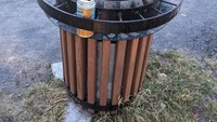 sumber: miller_stephen/TwitterDesain tempat sampah ini menarik, karena bisa membantu mereka yang mengumpulkan sampah daur ulang seperti kaleng minuman tanpa harus mengobok-obok tempat sampah.