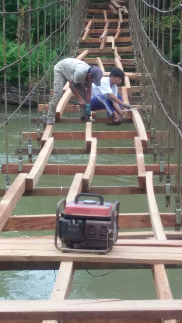Progres perbaikan jembatan gantung rusak di Mamasa, Sulbar. (dok. Istimewa)