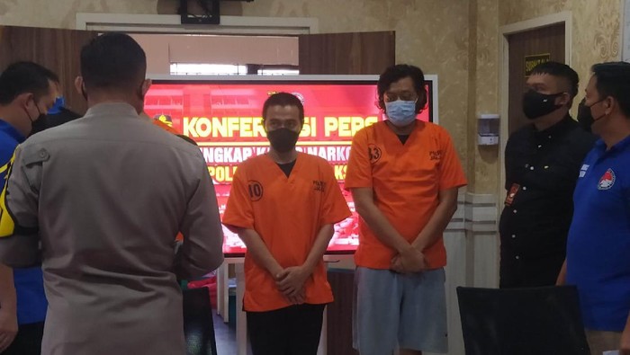 Rapper Neo Derry ditangkap polisi terkait kasus narkoba (Adhyasta Dirgantara/detikcom)