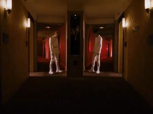 Pesona Bang Chan dan Hyunjin Stray Kids di Red Lights