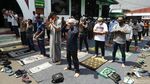 Suasana Salat Jumat Saat PPKM Level 4 di Masjid Al Falah Benhil