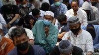 Dalam SK tersebut disebutkan bahwa semua tempat ibadah dilarang menggelar kegiatan ibadah berjamaah.