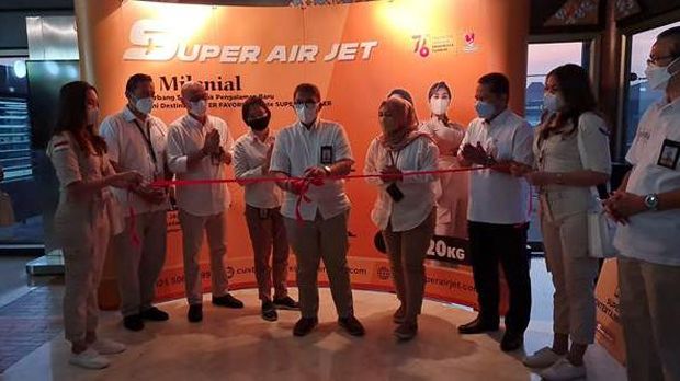 Super Air Jet terbang perdana ke dua destinasi prioritas.