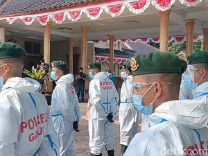 TNI-Polri Garut Dikerahkan Bujuk Warga Bergejala untuk Isolasi Terpadu