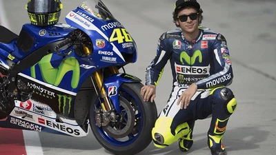Valentino Rossi Gantung Helm Usai 26 Tahun Balap Motor