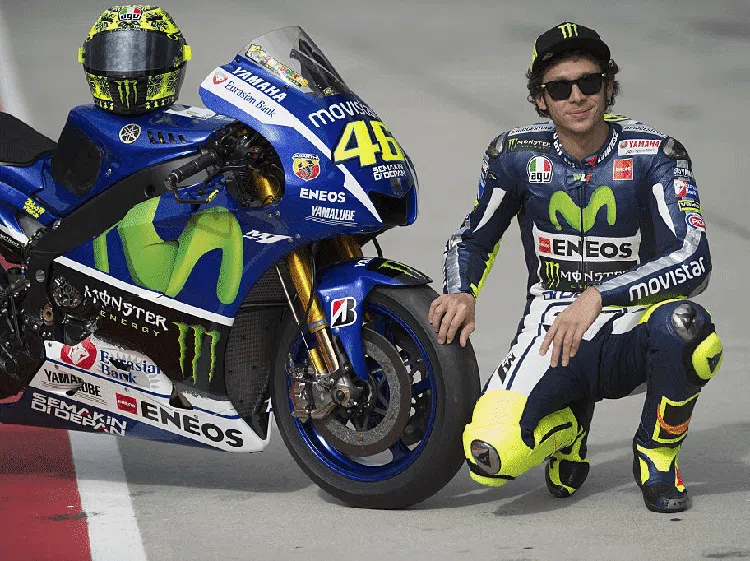 Valentino Rossi Gantung Helm Usai 26 Tahun Balap Motor
