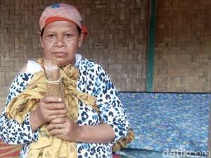 Viral Cerita Dagangan Nenek di Sukabumi Dirampas Gegara Tak Bermasker