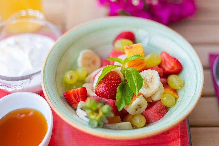 10 Resep Salad Buah dan Sayur yang Segar Enak