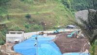 Bendungan Sukamahi didesain tipe urugan random inti miring dengan tinggi puncak 55 meter, lebar 9 meter dan panjang 169 meter. Foto: Dok. Kementerian PUPR.
