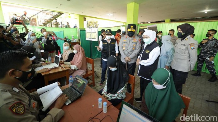 Forkopimda Jatim meninjau vaksinasi di Ponpes Sabillulrrosyad