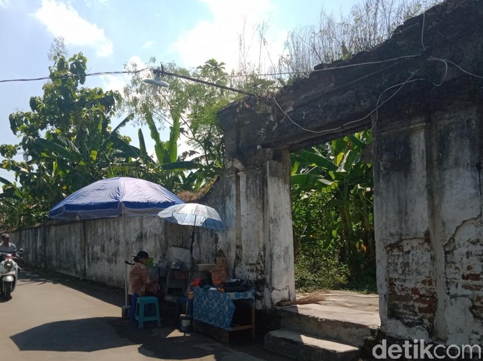 Jejak kompleks Pesanggrahan Tegalgondo di  Klaten, Sabtu (7/8/2021).
