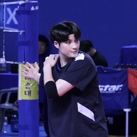 Dalam berbagai foto yang diunggahnya di media sosial, Kim Hee Jin lebih sering tampil dengan busana androgini sehingga tampak semakin maskulin. Wanita dengan tinggi banda 185 cm itu pun punya postur tubuh tegap yang bisa membuat orang salah sangka. Foto: Facebook Kim Hee Jin