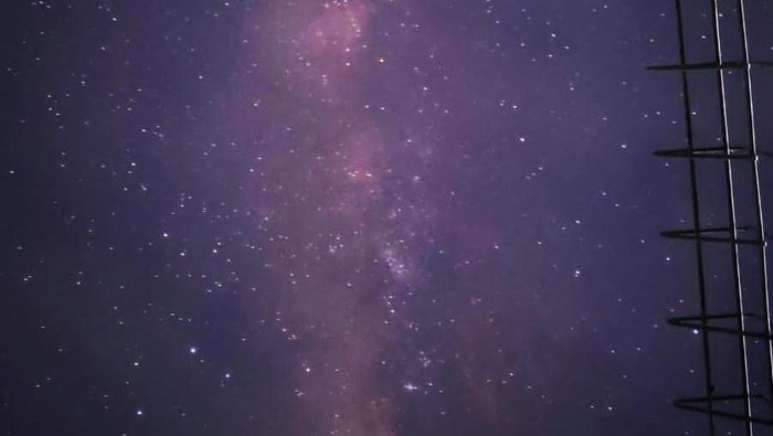 Potret Planet Saturnus, Jupiter dan Galaksi Bima Sakti yang berhasil ditangkap pada saat pengambilan data langit atau astrofotografi pada planet Jupiter, Saturnus dan galaksi Bima Sakti (Milky way) pada Peringatan Hari Antariksa Nasional di Gedung LAPAN Sumedang, Jumat (6/8/2021) malam.