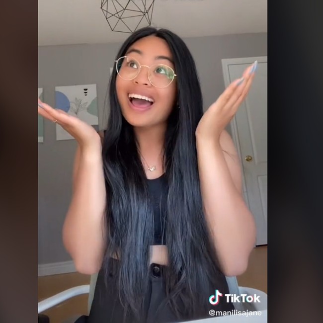 Wanita bernama Mani Lisa Jane itu menjelaskan di video TikTok bahwa tidak ada yang bisa menebak usianya dengan benar. Lisa kerap dikira sebagai anak kuliahan. Foto: dok. TikTok