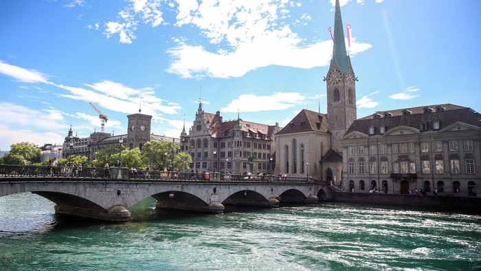Sebagai negara terkurung daratan, Swiss menyabet medali perunggu pada voli pantai di Olimpiade Tokyo. Tahukah kamu kalau Swiss punya segudang destinasi wisata keren?