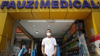 Fauzi pemilik isi ulang oksigen di Jalan Pramuka No: 16C, Matraman, Jakarta Timur melakukan aksi sosial dengan melayani isi ulang bayar seikhlasnya dan khusus dihari Jumat di gratiskan. Hal itu dilakukan sebagai bentuk kontribusi kepedulian dalam mengatasi krisis oksigen di masa pandemi COVID-19.