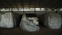 Pandemi memukul setiap aspek kehidupan warga di Indonesia. Barang-barang berharga  digadaikan untuk memenuhi kebutuhan.