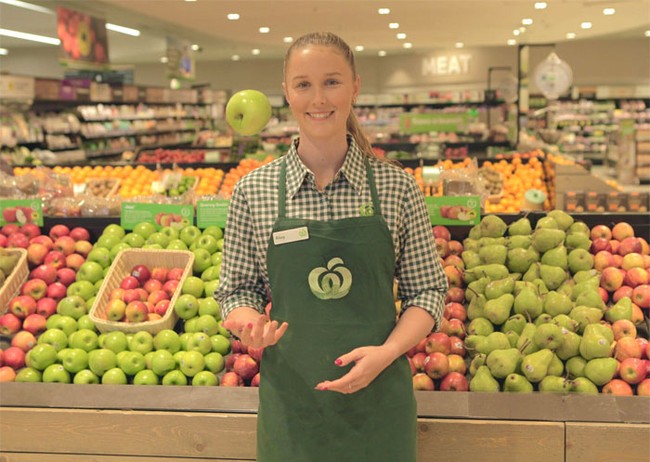 Wanita kelahiran Queensland, Australia, ini pun menggunakan biaya sendiri dari uang yang dikumpulkannya selama tiga tahun bekerja sebagai staf supermarket. Foto: Instagram/@_rileyday