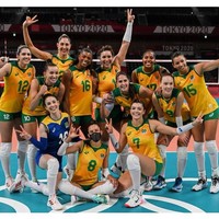 Rosamaria Montibelle adalah pemain bola voli asal Brazil yang sering membawa negaranya memenangkan pertandingan dunia. Selain berprestasi ia belakangan juga menarik hati netizen karena pesoananya yang cantik. Rosamaria memang cukup sering mengunggah potret menawannya di media sosial. Foto: Instagram @rosamaria9oficial