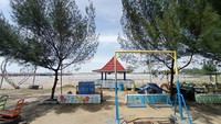Pihak pengelola mengaku kelimpungan untuk membiayai operasional pengelolaan Pantai Bali Indramayu semenjak pandemi. Uang kas pengelolaan pantai telah terkuras.   (Soedirman Wamad/detikTravel)