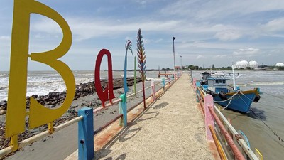 Foto: Pantai Bali tapi di Indramayu, Sunyi Sepi Gegara Pandemi