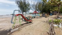 Selama pandemi tingkat kunjungan wisata di Pantai Bali Indramayu anjlok. Sebelum pandemi, setiap akhir pekan tak kurang 1.000 wisatawan berkunjung. Saat pandemi, penurunannya 80 persen. (Soedirman Wamad/detikTravel)