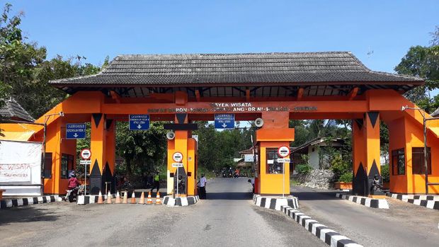 Suasana Tempat Pemungutan Retribusi (TPR) Baron di Kabupaten Gunungkidul.