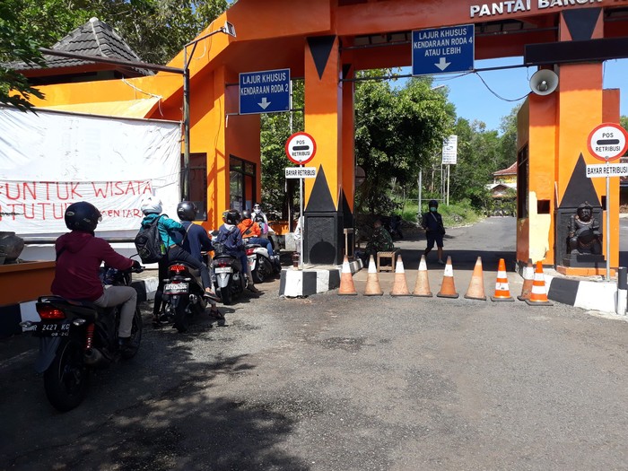 Suasana Tempat Pemungutan Retribusi (TPR) Baron di Kabupaten Gunungkidul.