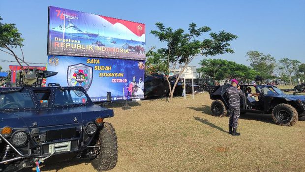 Vaksinasi TNI AL di Jakut