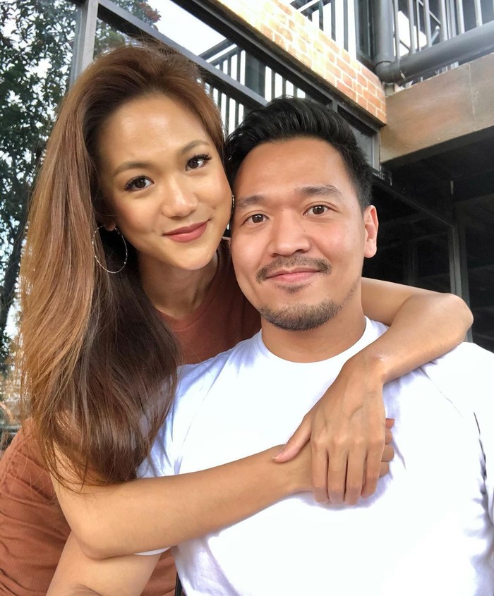 10 Potret Lidya, Pacar Cantik Nobu Saat Santai di Kafe 10 Potret Lidya, Pacar Cantik Nobu Saat Santai di Kafe
