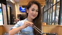 Di laman Instagram pribadinya, Lidya menyebut dirinya seorang digital creator. Ia tinggal di Indonesia dan Singapura.