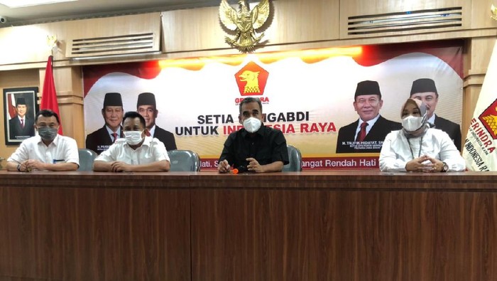 Ahmad Muzani minta kader Gerindra bantu warga terdampak COVID