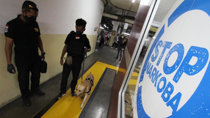 BNN terus bekerja menekan perederan narkoba di Indonesia. Salah satunya dengan mengecek sejumlah apartemen di Jakarta.