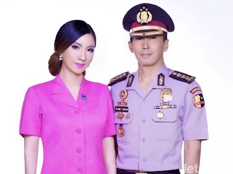 10 Potret Heni Tania, Eks Artis Viral karena Kisah Dinikahi Kombes di Usia 19