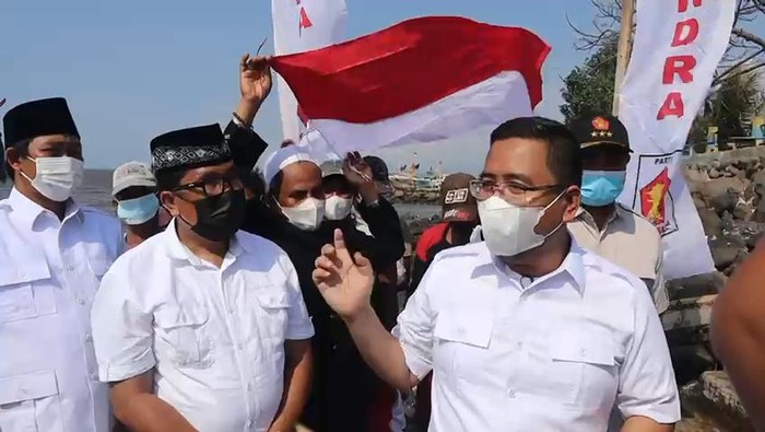DPD Gerindra Jatim tengah mempertimbangkan untuk tidak memasang billboard dalam menyambut HUT RI ke-76. Biaya pemasangan billboard akan digunakan untuk bakti sosial.