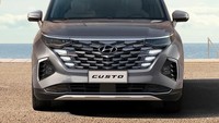 Mobil ini memiliki desain perpaduan antara SUV dan MPV. Grille depannya identik dengan Hyundai Alcazar dan Tucson. Lampu depannya sudah dilengkapi proyektor LED, serta day time running light (DRL) yang sama-samar seperti hiasan chrome. Foto: Hyundai Beijing