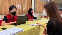 Polda Metro Jaya dan Polsek Tebet serta Koramil 01 Tebet, Milenial Merah Putih (MMP) melaksanakan Gerakan Vaksinasi Merdeka di SMP 73 Jakarta Selatan.  Sedikitnya disiapkan 2 ribu dosis vaksin Sinovac dengan target per hari 500 dosis vaksin. 