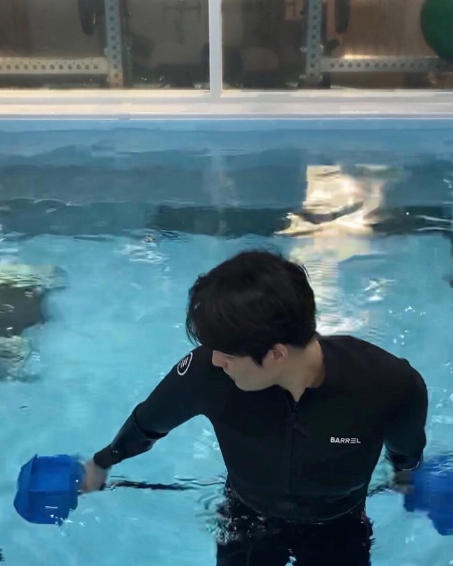 Karena pesonanya yang unik ini, netizen menganggapnya sebagai aset nasional yang menggemaskan. Bahkan beberapa meme dibuat untuk mendukung laganya. Sayangnya kemarin timnas voli putri Korea Selatan dikalahkan oleh Brasil. Foto: Instagram