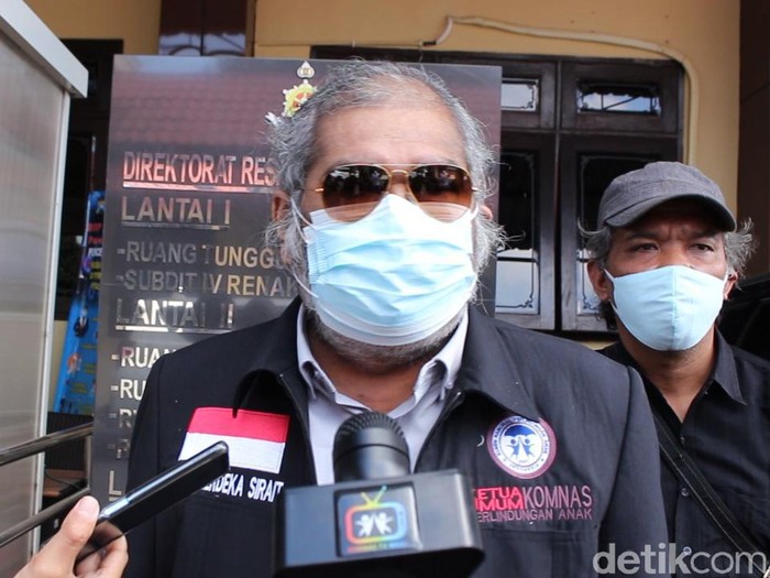 Belasan ribu anak di Indonesia ditinggal orang tua meninggal terpapar COVID-19. Komnas Perlindungan Anak (PA) meminta negara tidak mengabaikan hal ini.