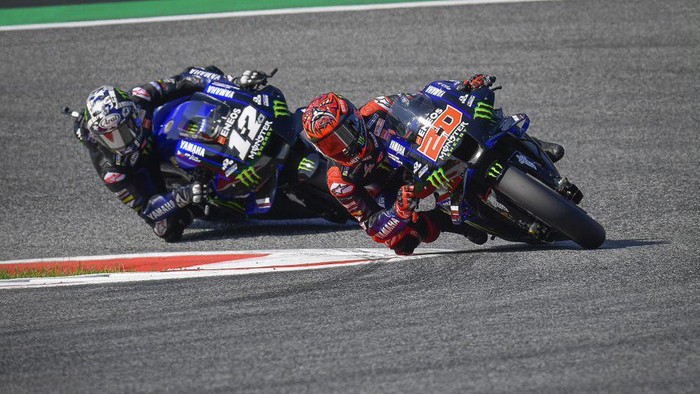 Maverick Vinales dan Fabio Quartararo di babak kualifikasi MotoGP Styria 2021.