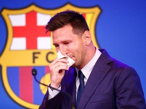 Fantastis! Tisu Bekas Messi Menangis saat Tinggalkan Barcelona Dijual Rp 14 M