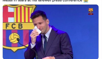 Pose Messi menangis bertebaran di linimasa usai ia mengucapkan perpisahan dari Barcelona. Foto: Twitter