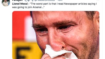 Ada juga netizen yang bercanda Messi menangis karena digosipkan akan bergabung dengan Arsenal. Foto: Twitter